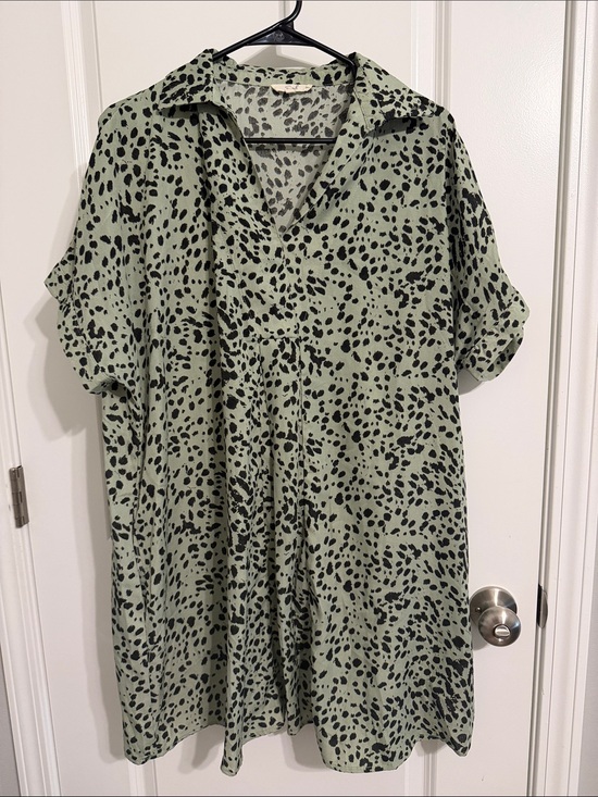 easel Tops - Women's Sage Green Speckled Collared Tunic Top/ Dress